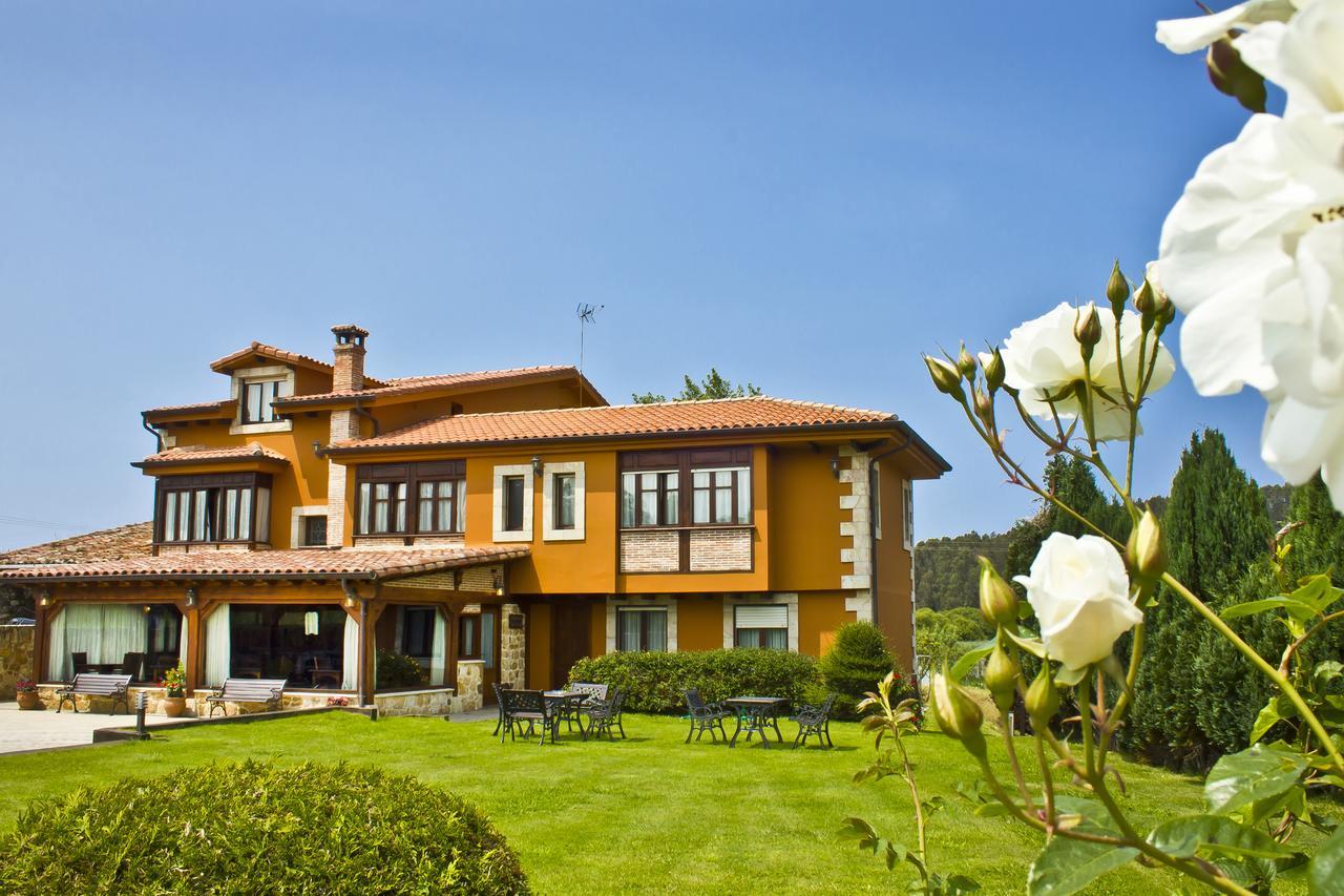 Hospedaje Granada San Vicente De La Barquera Esterno foto